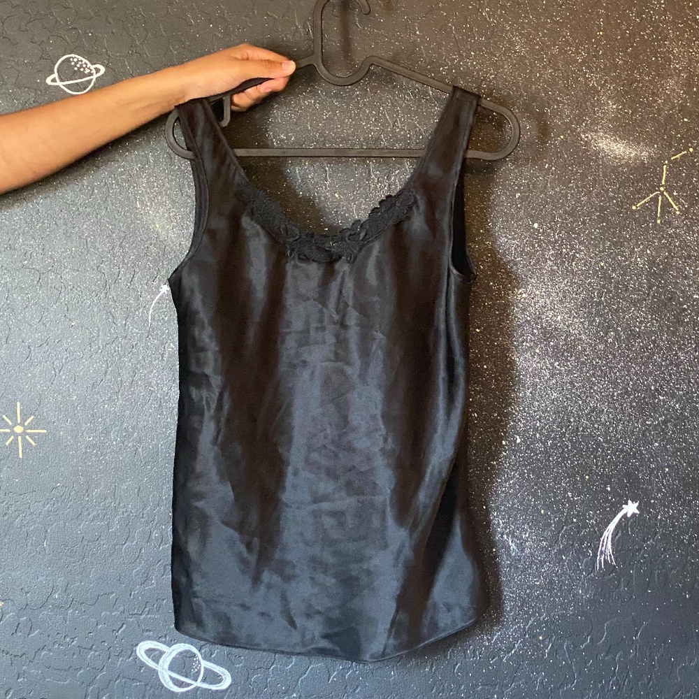 black sleeping slip